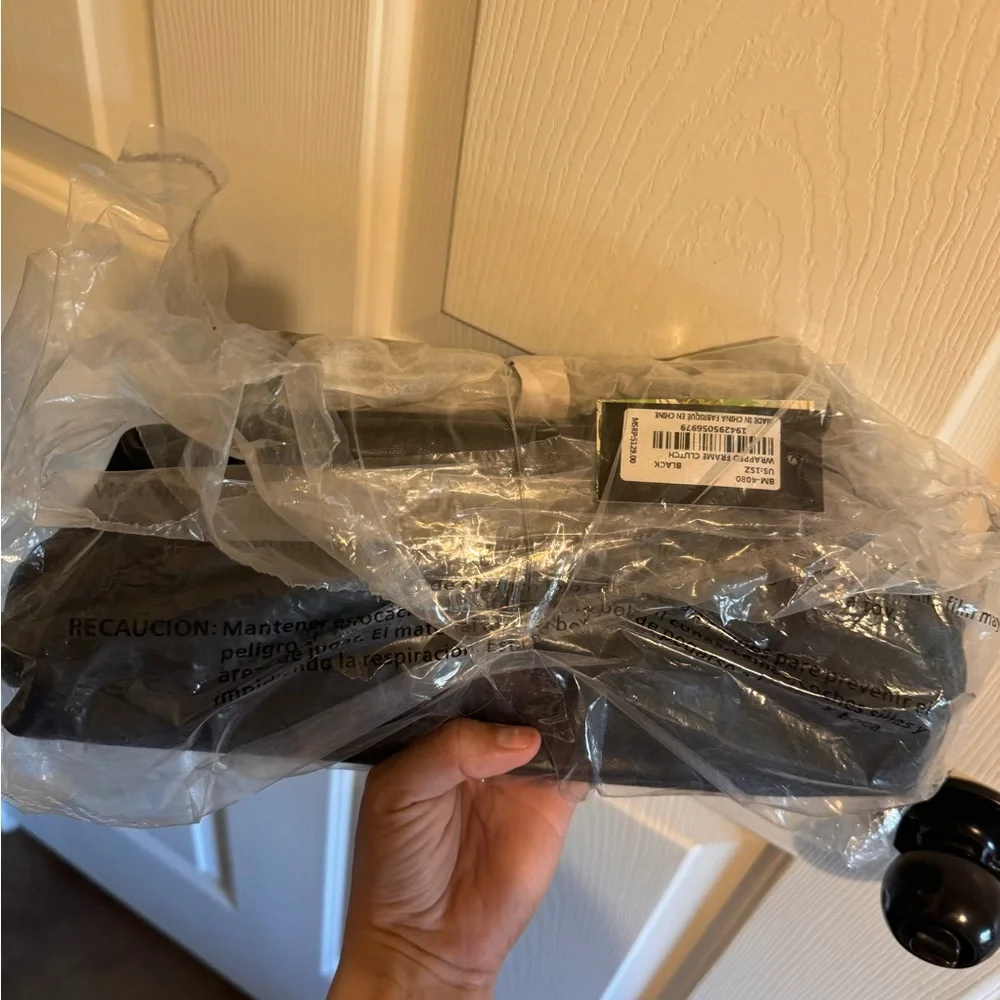 Badgley Mischka Black Chain Shoulder Bag - Picture 4 of 4